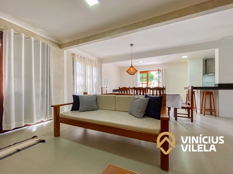 Casa diferenciada e reformada, com 3 suítes (todas com ar co