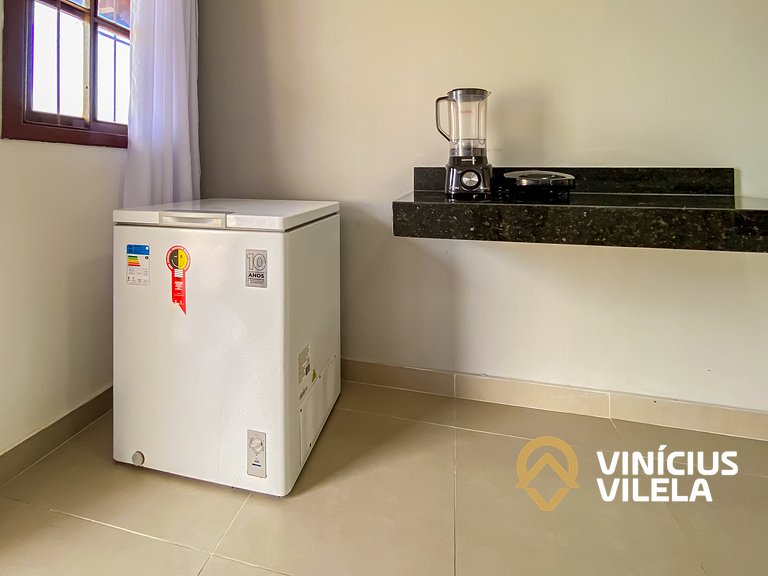 Casa diferenciada e reformada, com 3 suítes (todas com ar co