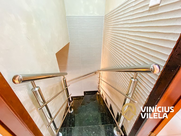 Casa toda reformada com 3 suítes (todas com ar condicionado)