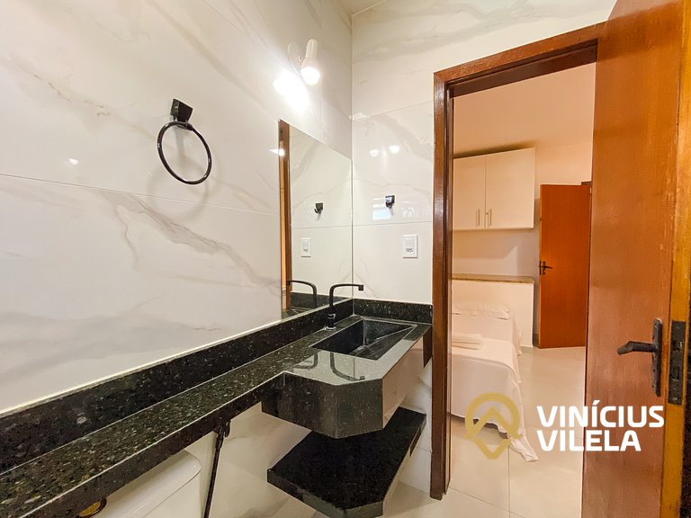 Casa toda reformada com 3 suítes (todas com ar condicionado)