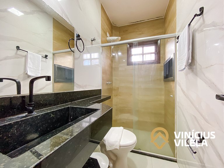 Casa toda reformada com 3 suítes (todas com ar condicionado)