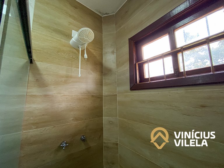 Casa toda reformada com 3 suítes (todas com ar condicionado)