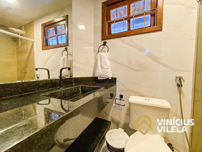 Casa toda reformada com 3 suítes (todas com ar condicionado)