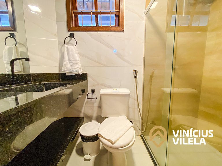 Casa toda reformada com 3 suítes (todas com ar condicionado)