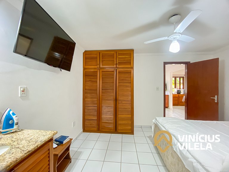 Casa com 3 Suites (todas com ar condicionado), internet priv