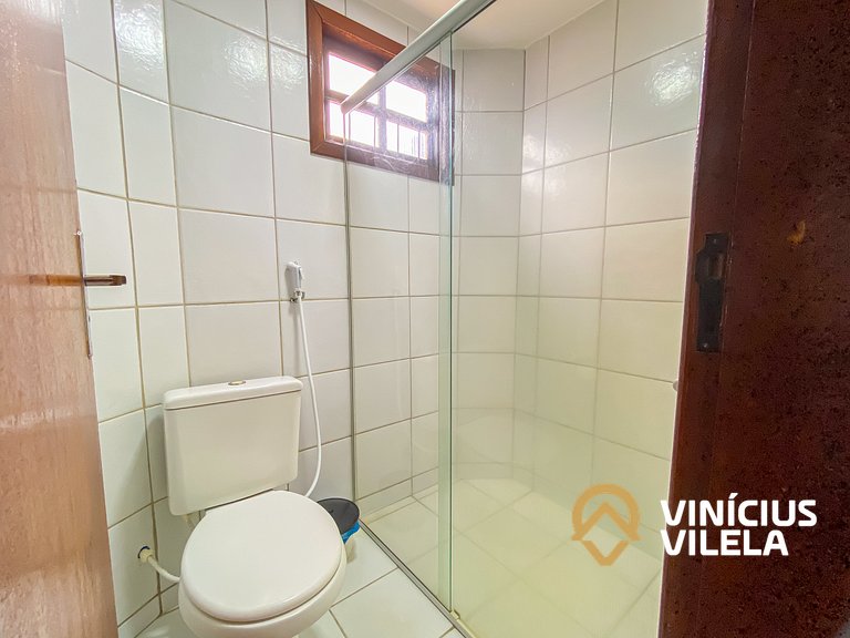Casa com 3 Suites (todas com ar condicionado), internet priv