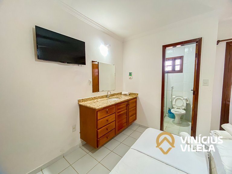 Casa com 3 Suites (todas com ar condicionado), internet priv
