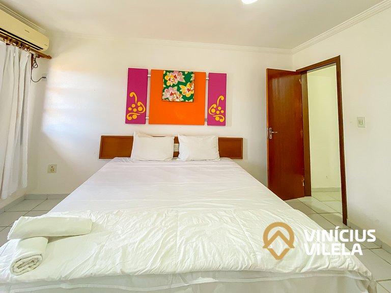 Casa com 3 Suites (todas com ar condicionado), internet priv