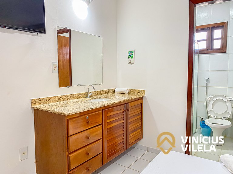 Casa com 3 Suites (todas com ar condicionado), internet priv