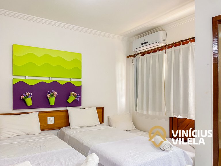 Casa com 3 Suites (todas com ar condicionado), internet priv