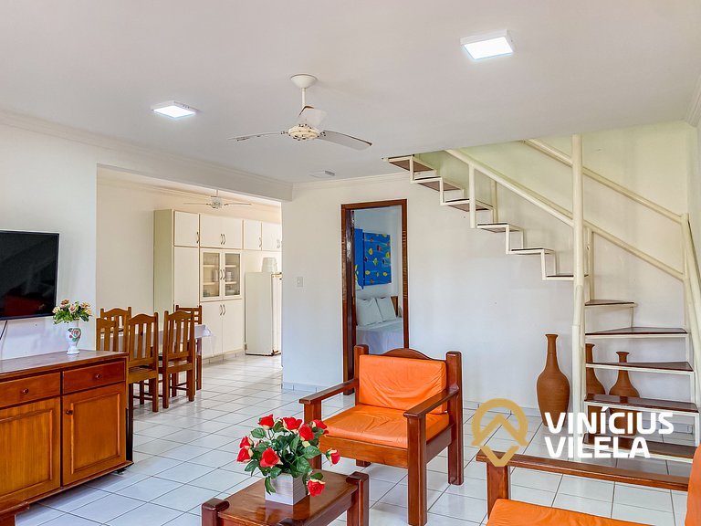 Casa com 3 Suites (todas com ar condicionado), internet priv