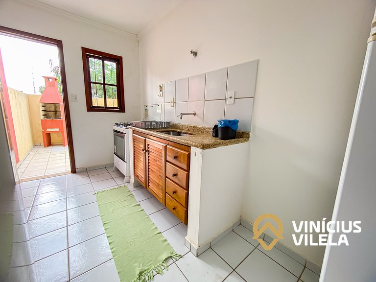 Casa com 3 Suites (todas com ar condicionado), internet priv