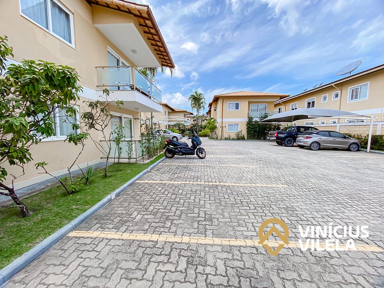 Apto no pavimento superior com 2 quartos (ambos com ar condi