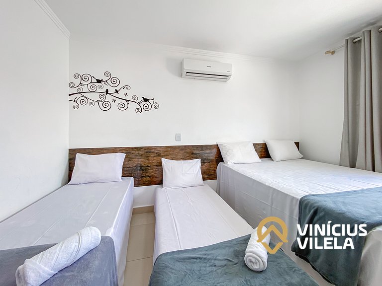 Apto no pavimento superior com 2 quartos (ambos com ar condi