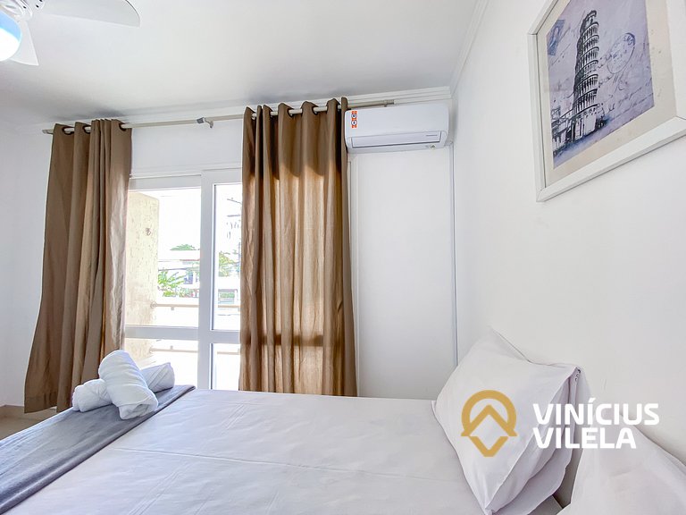 Apto no pavimento superior com 2 quartos (ambos com ar condi