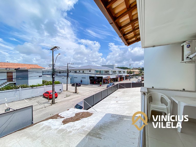 Apto no pavimento superior com 2 quartos (ambos com ar condi