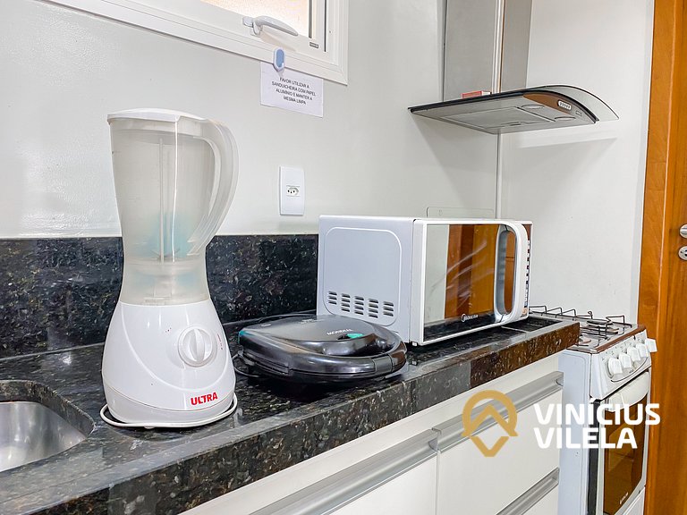 Apto no pavimento superior com 2 quartos (ambos com ar condi