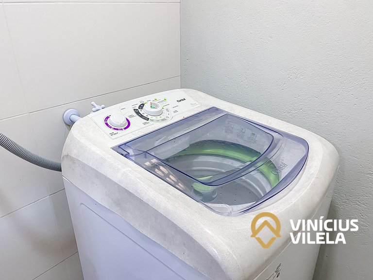 Apto no pavimento superior com 2 quartos (ambos com ar condi