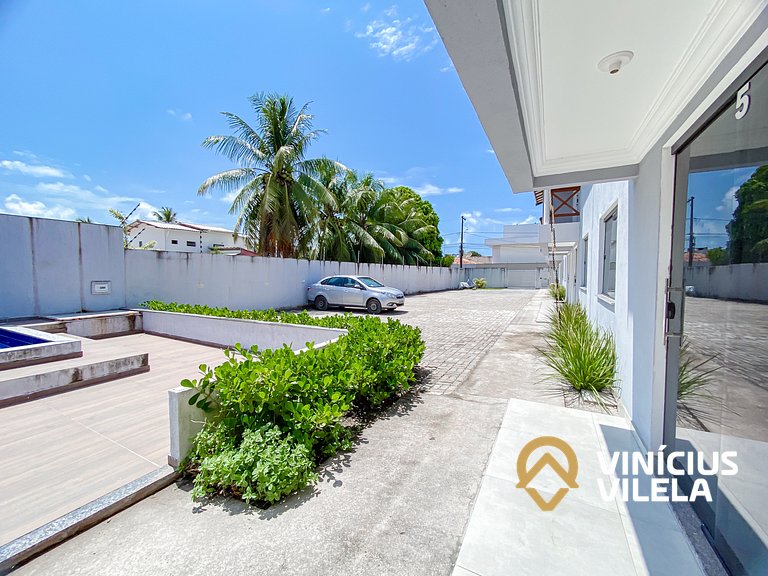 Apê pavimento superior com 2 quartos (ambos com ar), interne