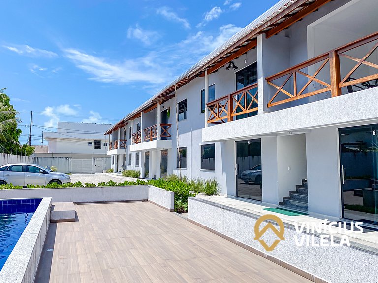 Apê pavimento superior com 2 quartos (ambos com ar), interne