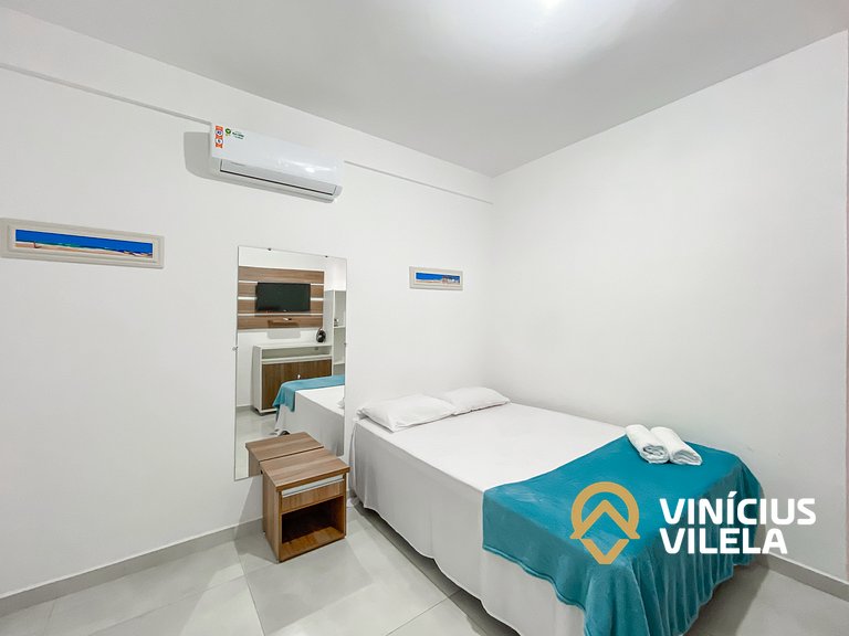 Apê pavimento superior com 2 quartos (ambos com ar), interne