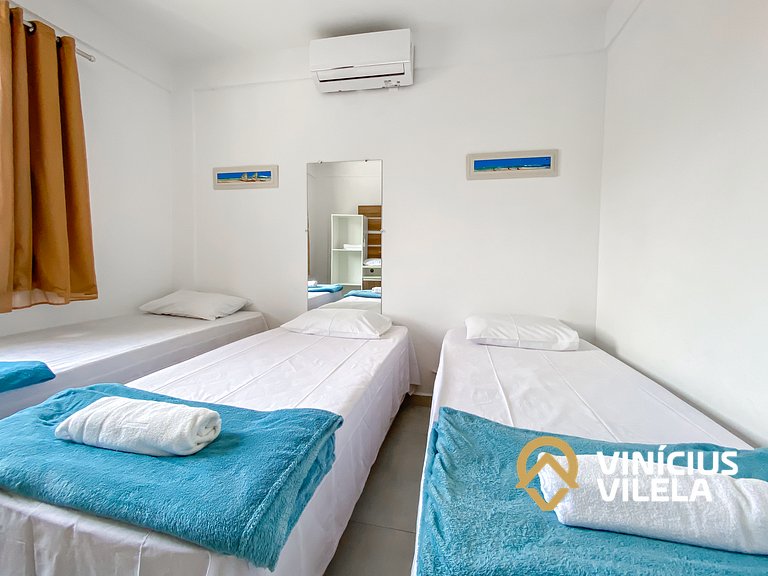 Apê pavimento superior com 2 quartos (ambos com ar), interne