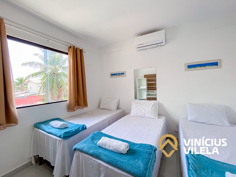 Apê pavimento superior com 2 quartos (ambos com ar), interne