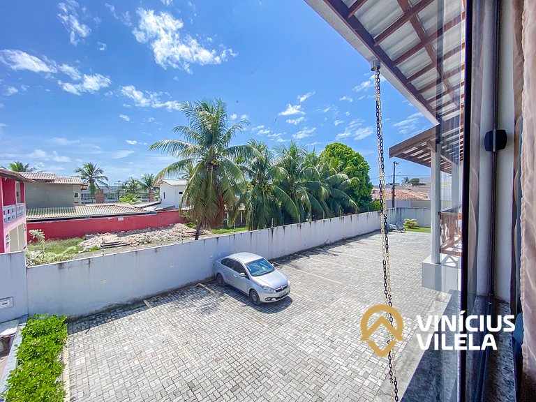 Apê pavimento superior com 2 quartos (ambos com ar), interne