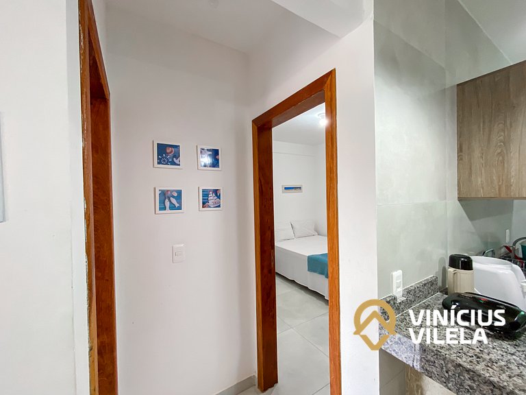 Apê pavimento superior com 2 quartos (ambos com ar), interne