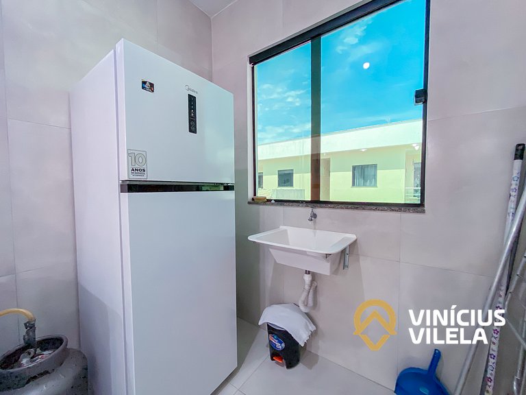 Apê pavimento superior com 2 quartos (ambos com ar), interne