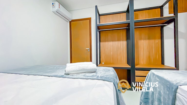 Com 3 suítes, churrasqueira privativa.