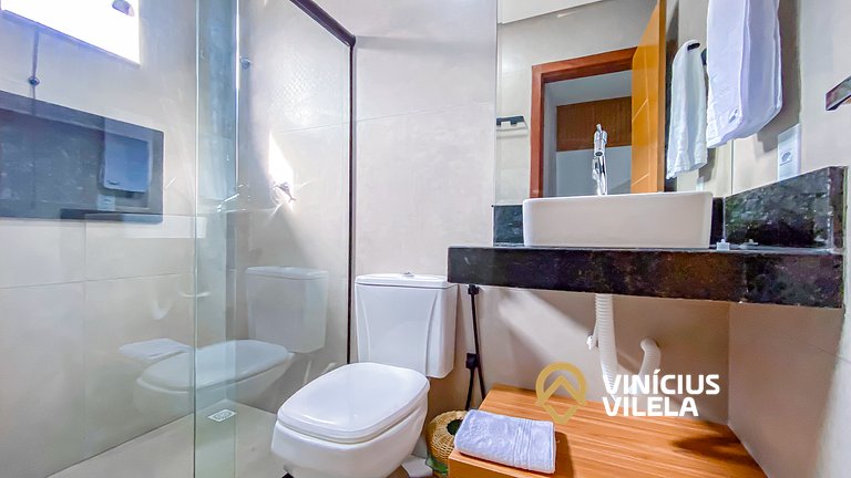 Com 3 suítes, churrasqueira privativa.