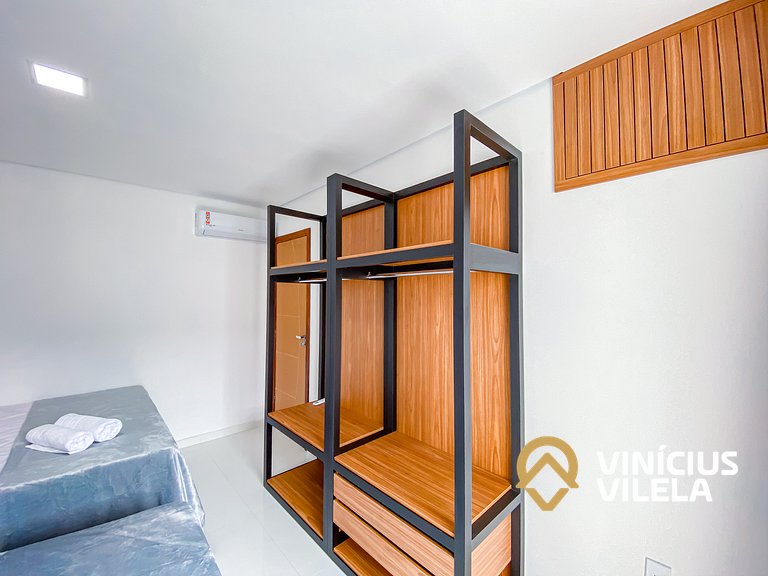 Com 3 suítes, churrasqueira privativa.