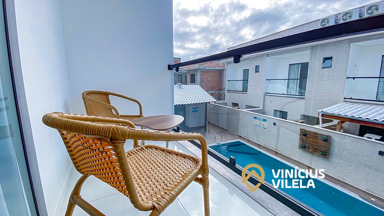 Com 3 suítes, churrasqueira privativa.