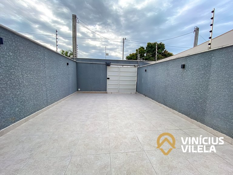 Casa Individual com 2 suítes, cozinha completa, Internet pri