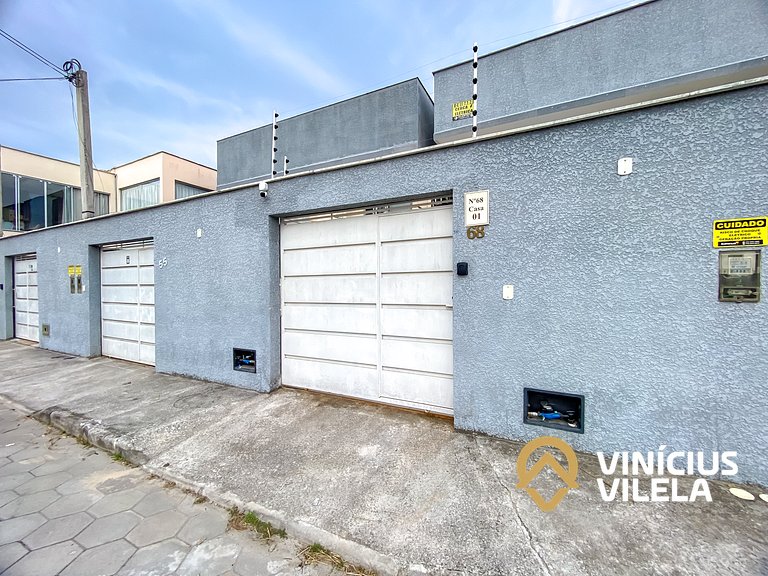 Casa Individual com 2 suítes, cozinha completa, Internet pri