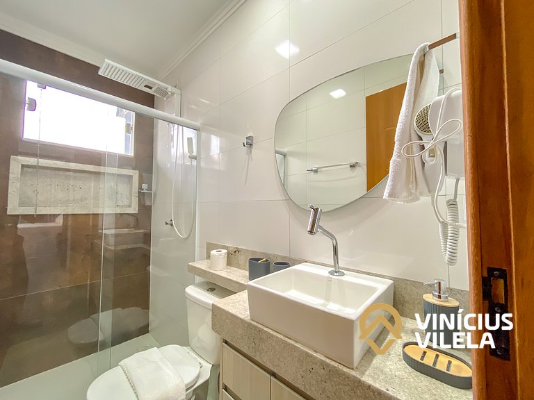 Casa Individual com 2 suítes, cozinha completa, Internet pri