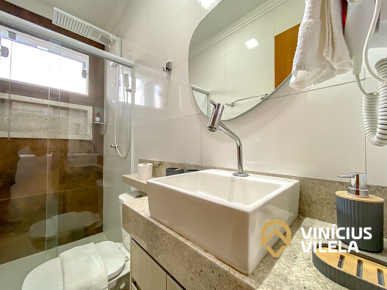 Casa Individual com 2 suítes, cozinha completa, Internet pri