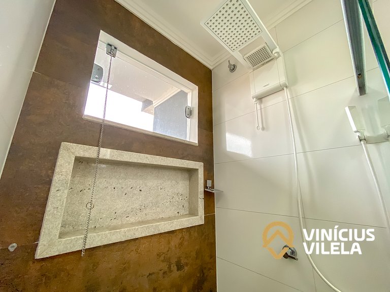 Casa Individual com 2 suítes, cozinha completa, Internet pri