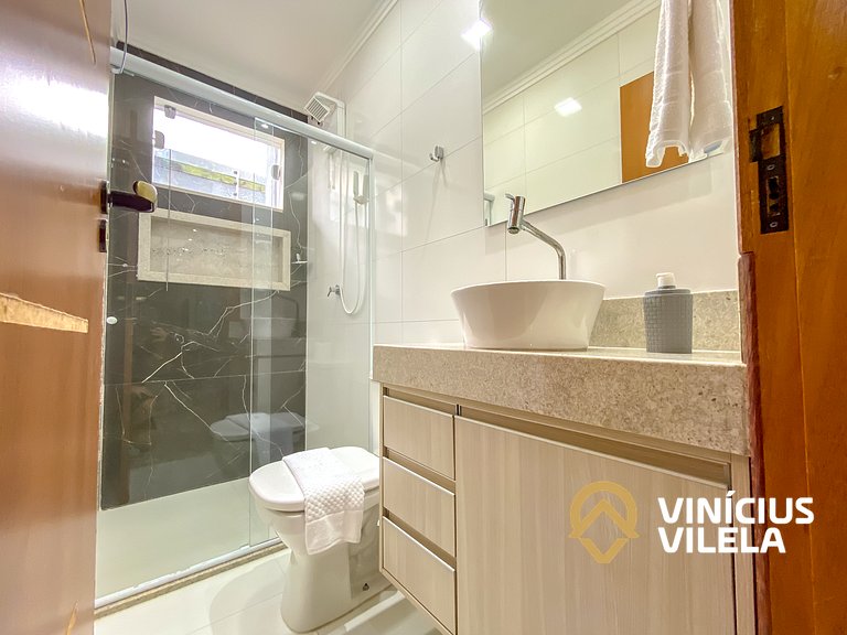 Casa Individual com 2 suítes, cozinha completa, Internet pri