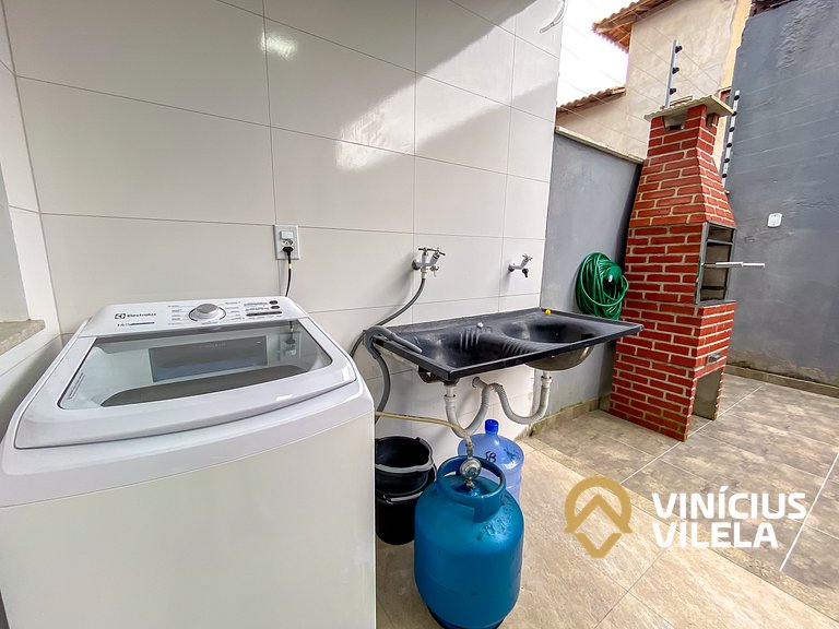 Casa Individual com 2 suítes, cozinha completa, Internet pri