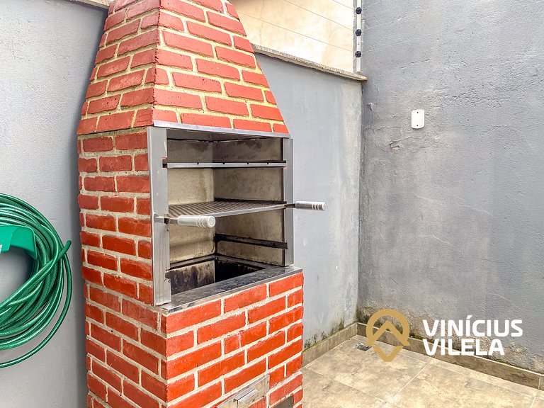 Casa Individual com 2 suítes, cozinha completa, Internet pri