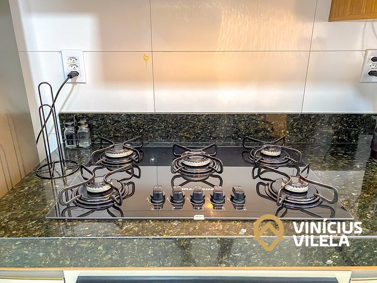 Casa Individual com 2 suítes, cozinha completa, Internet pri