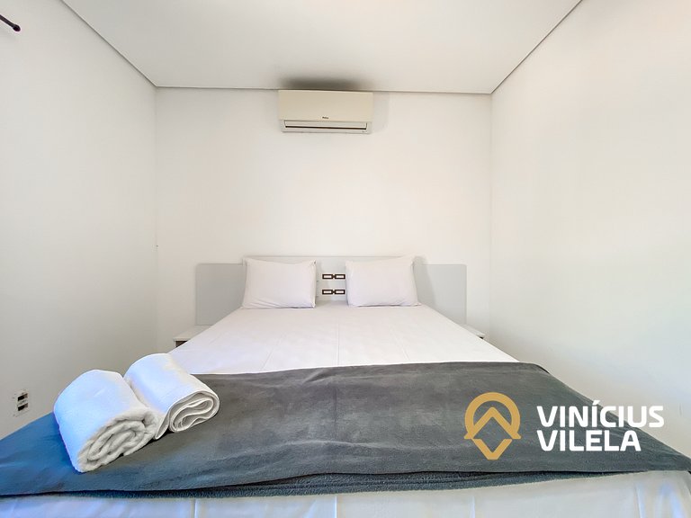 Apto 3 quartos sendo 1 suíte, mobilia de excelente padrão ac