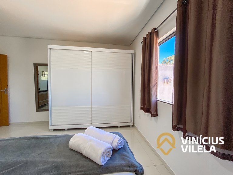 Apto 3 quartos sendo 1 suíte, mobilia de excelente padrão ac