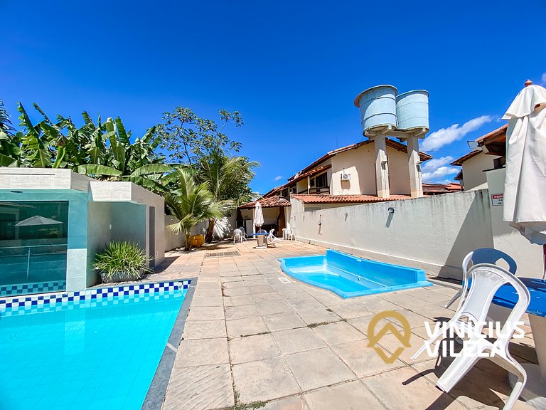 Casas com 2 ou 3 suítes (todas com ar split), com internet p