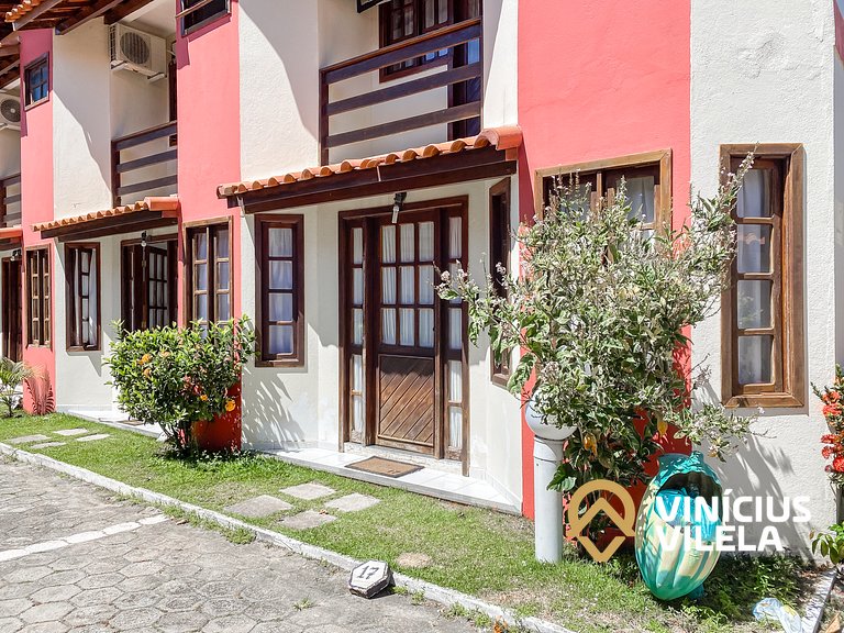 Casas com 2 ou 3 suítes (todas com ar split), com internet p