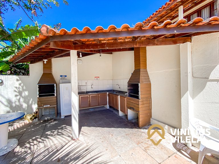 Casas com 2 ou 3 suítes (todas com ar split), com internet p