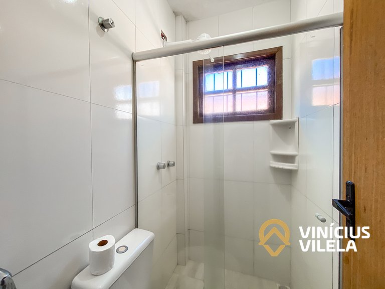 Casa com 2 suítes (todas com ar), churrasqueira e internet p