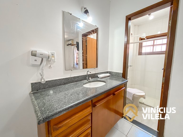 Casa com 2 suítes (todas com ar), churrasqueira e internet p